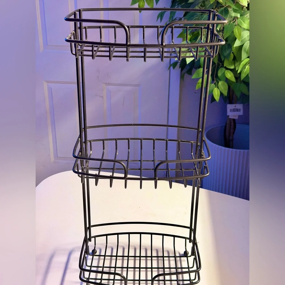 Black Metal Bathroom Organizer